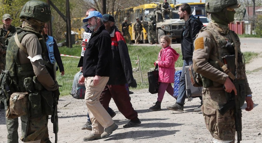 მარიუპოლში აზოვის ქარხნიდან 50 მშვიდობიანი მოქალაქე გამოიყვანეს