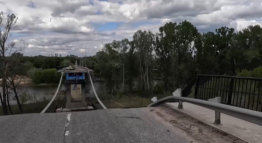 რუსეთი აღმოსავლეთ უკრაინის დაბომბვას განაგრძობს