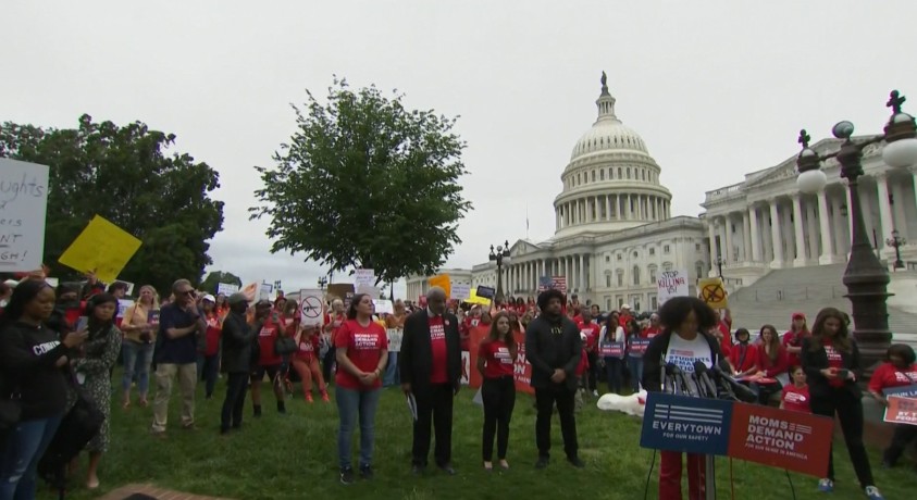 აშშ-ში იარაღზე კონტროლის გამკაცრებას ითხოვენ