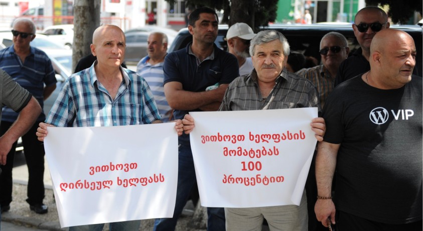 ჯანდაცვის სამინისტრო და სასწრაფო დახმარების ექიმები რიგ საკითხებზე შეთანხმდნენ, თუმცა მათ შორის ხელფასების 100%-ით გაზრდა არ არის