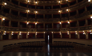 “ბელინის” თეატრის მსახიობები უკვე ერთი თვეა თეატრში ცხოვრობენ და მუშაობენ