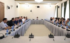 სამოქალაქო სექტორმა და საპარლამენტო ოპოზიციამ ევროკომისიის რეკომენდაციებზე იმსჯელეს