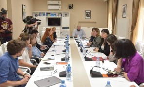 სამოქალაქო სექტორისა და ოპოზიციის ნაწილის შეხვედრები კვლავ გრძელდება