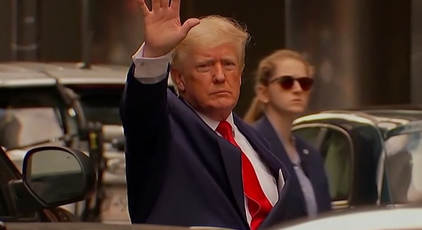 ჩხრეკა დონალდ ტრამპის სახლში