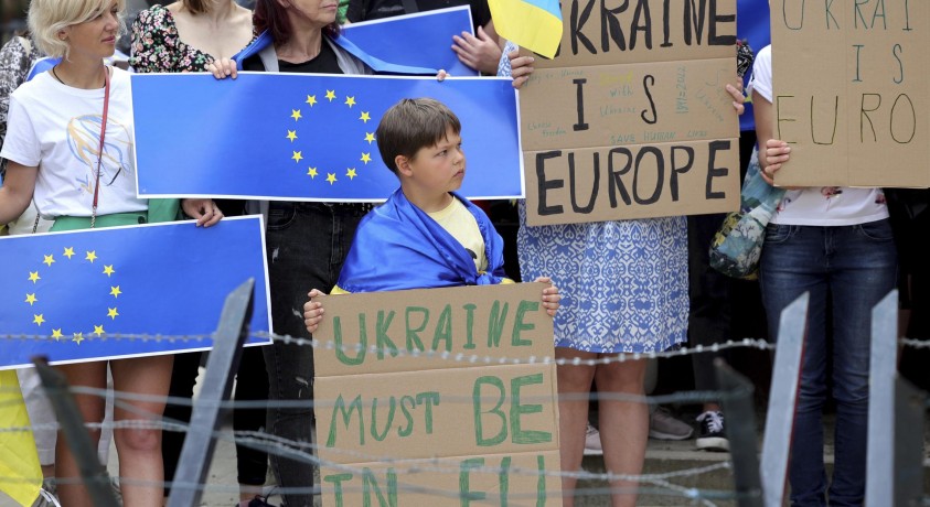 ევროკავშირის დახმარება უკრაინას