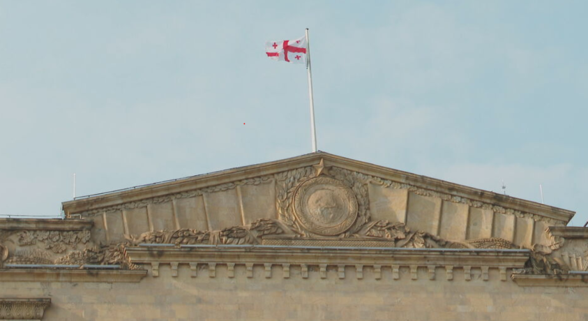 იცვლება თუ არა მმართველი გუნდის რიტორიკა დასავლური ინსტიტუტების მისამართით