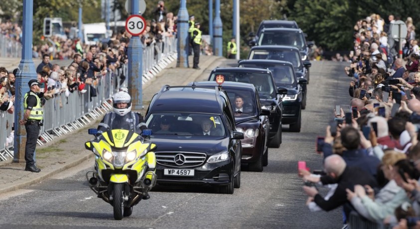 დედოფალ ელისაბედ მეორეს დღეს ედინბურგის ტაძარში გადაასვენებენ