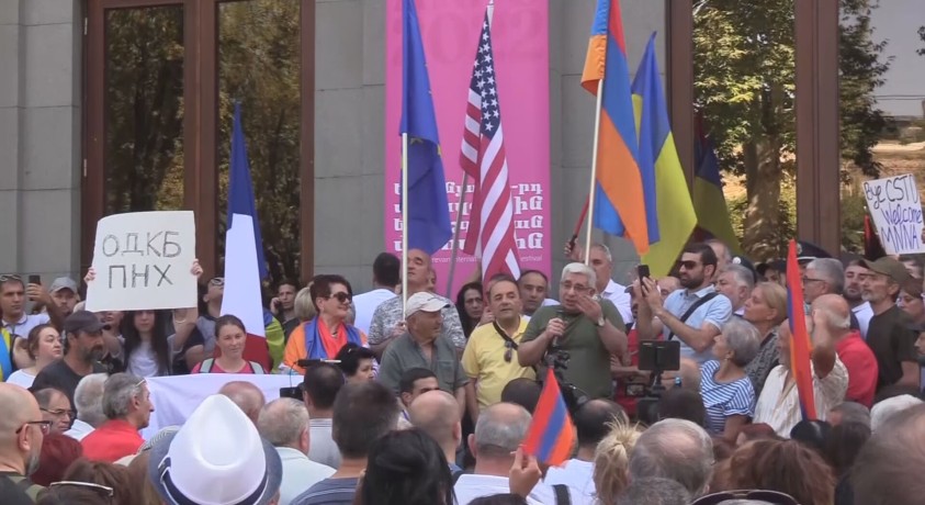 ერევანში აქციის მონაწილეები კოლექტიური უსაფრთხოების ხელშეკრულების ორგანიზაციიდან გამოსვლას ითხოვენ
