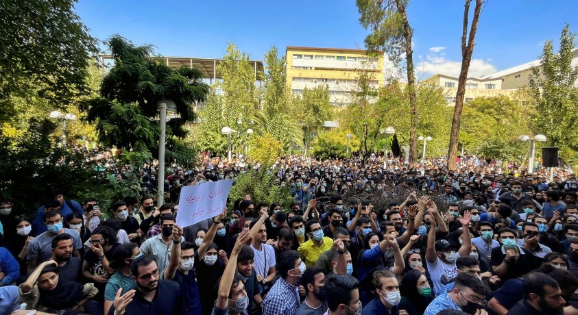 ირანში დაპატიმრებული ახალგაზრდა ქალის სიკვიდილის გამო საპროტესტო აქციები გრძელდება