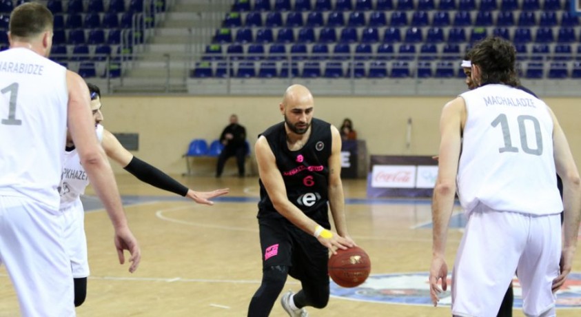 ზურაბ საკანდელიძისა და მიხეილ ქორქიას მემორიალი დაიწყო