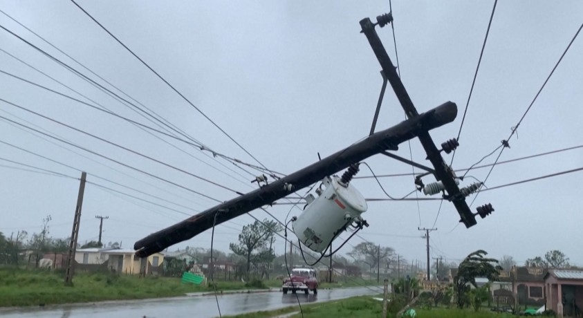 მესამე კატეგორიის ქარიშხალი „იენი“ ფლორიდის შტატისკენ მიემართება