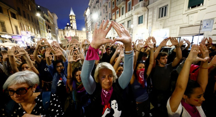 ევროპის ქვეყნებში ქალები აბორტის შესახებ საკანონმდებლო ცვლილებებს აპროტესტებენ