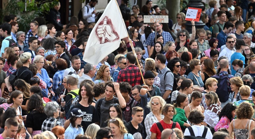 უნგრეთში მასწავლებებლების უფლებების დასაცავად მასშტაბური აქცია გაიმართა