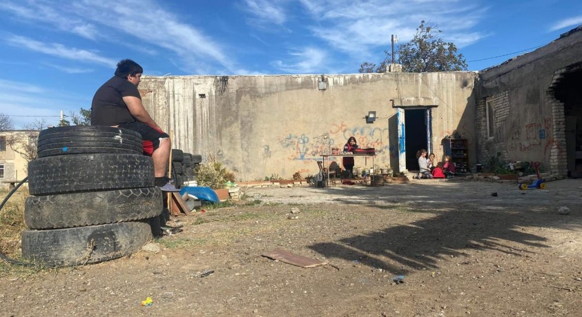 სკოლის მიღმა დარჩენილები