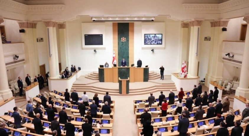 გენპროკურორის არჩევის წესის ცვლილებას პარლამენტში დეპუტატების უმრავლესობა მხარს უჭერს
