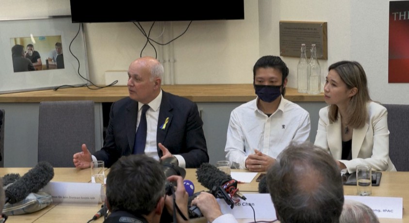 მანჩესტერში ჩინეთის საკონსულოში აქციის მონაწილეს ფიზიკური შეურაცხყოფა მიაყენეს