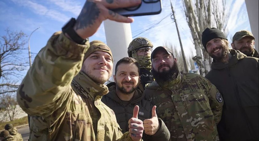 ომი უკრაინაში: ხერსონი გათავისუფლებას ზეიმობს