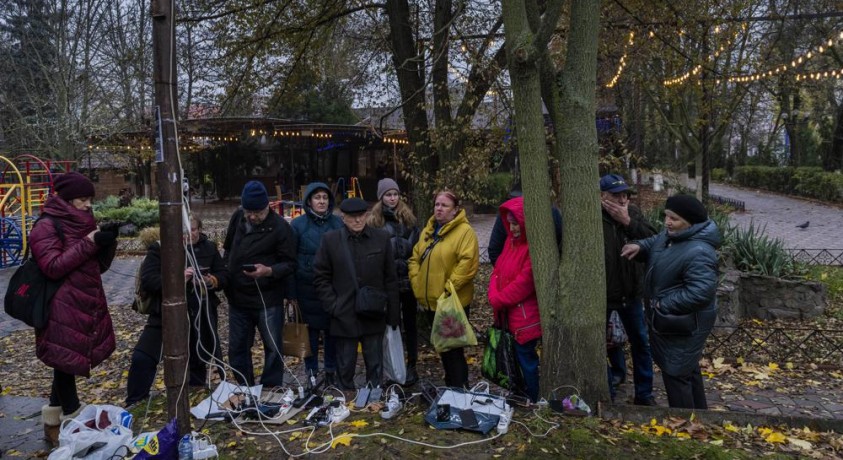 სამხრეთის ფრონტი: ხერსონის რეგიონიდან მოსახლეობის ევაკუაცია გრძელდება