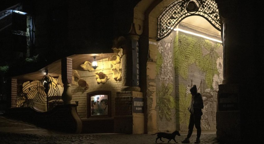 უკრაინელები რუსი ჯარისკაცების ცხედრებს სამშობლოს უბრუნებენ