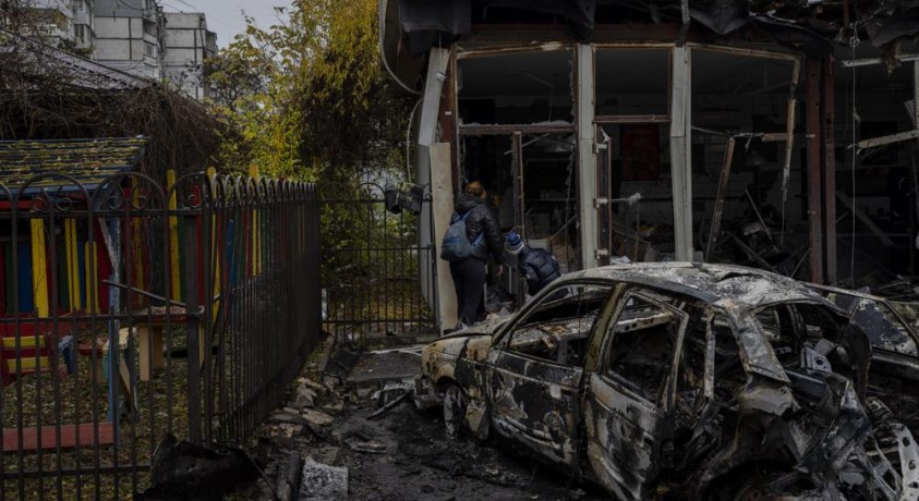 რუსულმა საოკუპაციო ძალებმა ხერსონში საცხოვრებელი სახლები დაბომბეს