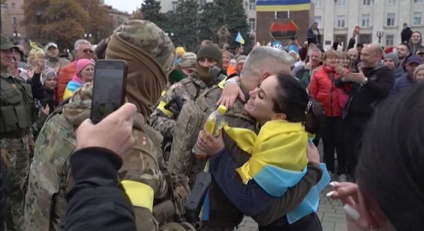 გათავისუფლებული ხერსონი: სიხარული დარდმა და შიმშილმა შეცვალა