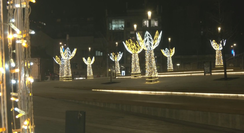 ეკონომიკური კრიზისის ფონზე სერბეთში საშობაო განათებები გვიან აანთეს