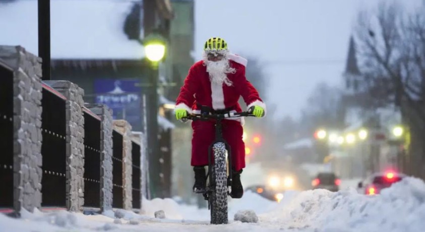 სტიქია აშშ-ი: აღმოსავლეთის შტატებში 200 000-ზე მეტი მოქალაქე შობას ელექტროენერგიის გარეშე შეხვდა