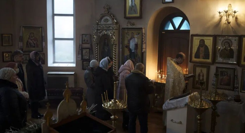 უკრაინის რამდენიმე ეკლესიაში შობა 25 დეკემბერს აღნიშნეს