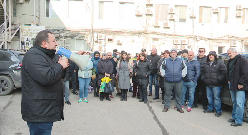 ღირსეული შრომის პლატფორმა სასწრაფოს ექიმების პროტესტს სოლიდარობას უცხადებს