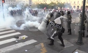 პერუში მომიტინგეებსა და პოლიციას შორის შეტაკება მოხდა