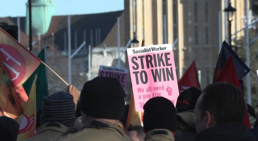 ბრიტანეთის მთავრობა მოსახლეობას საყოველთაო გაფიცვის გამო მოსალოდნელი შეფერხების შესახებ აფრთხილებს
