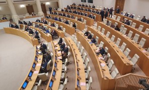 საქართველოს პარლამენტის მუშაობა პოლიტიკური ბოიკოტით განახლდა