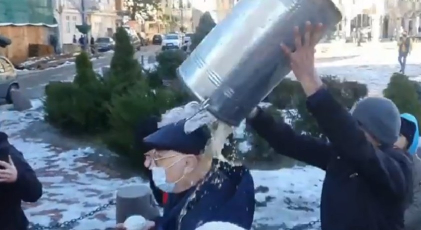 ნაგვის გადაყრა – ინციდენტი, რომელმაც სოციალური ქსელი მოიცვა