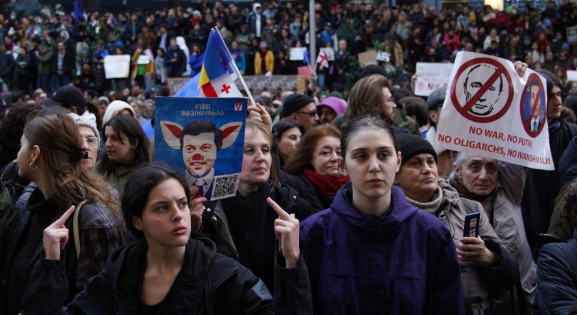 საპროტესტო აქციის გამო, რუსთაველის გამზირი გადაიკეტა