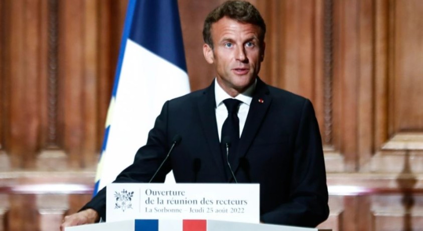 ემანუელ მაკრონი ტვიტერზე პოსტს ქართულ ენაზე ავრცელებს