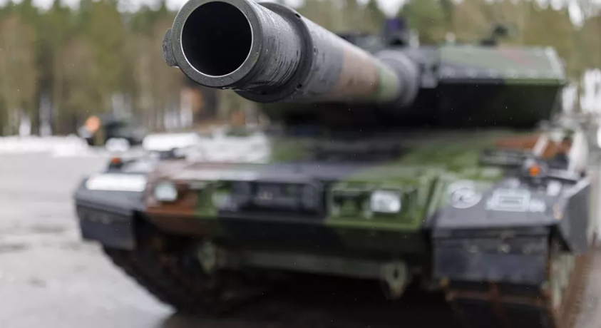 უკრაინას გაღარიბებული ურანით შექმნილი ჭურვები გადაეცემა – რა რეაქცია აქვთ კრემლში