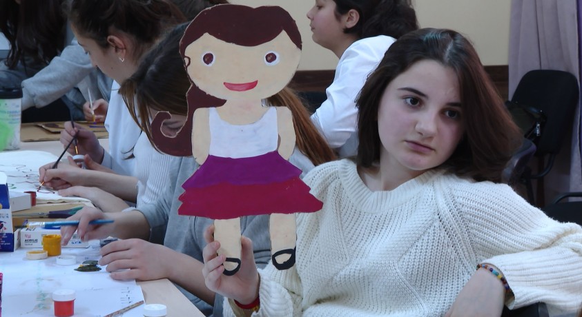 ეკომეგობრული თოჯინების თეატრი ხიდისთავის სკოლაში