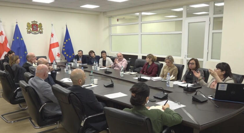 ჯანდაცვის სამინისტროში აქონდროპლაზიის დიაგნოზის მქონე ბავშვების მკურნალობის მეთოდები განიხილეს