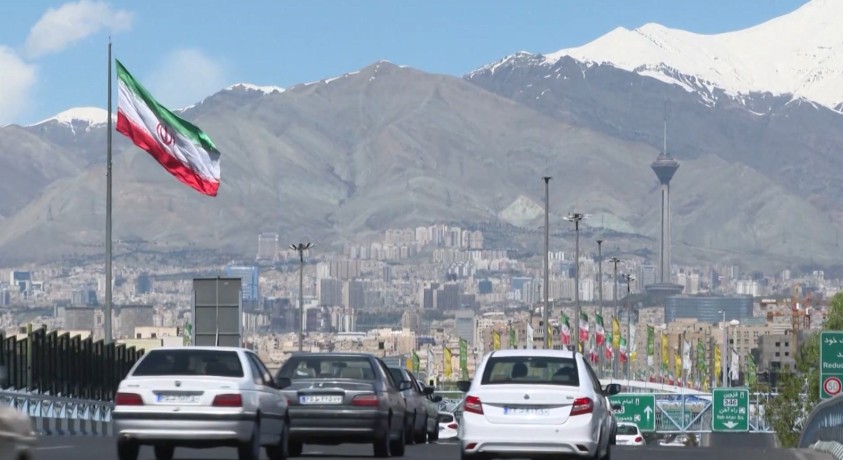 ირანში ქალებს ჰიჯაბის ტარების წესების დარღვევის გამო სასამართლოში გადაიყვანენ