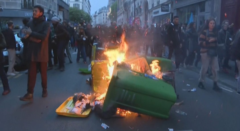 ემანუელ მაკრონის სატელევიზიო მიმართვის შემდეგ დემონსტრანტებმა პარიზში ნაგვის ურნები დაწვეს