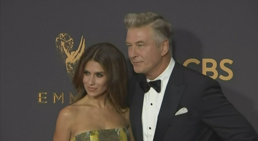 ალეკ ბოლდუინს ოპერატორის სიცოცხლის გაუფრთხილებლობით მოსპობისთვის წაყენებული ბრალი მოუხსნეს