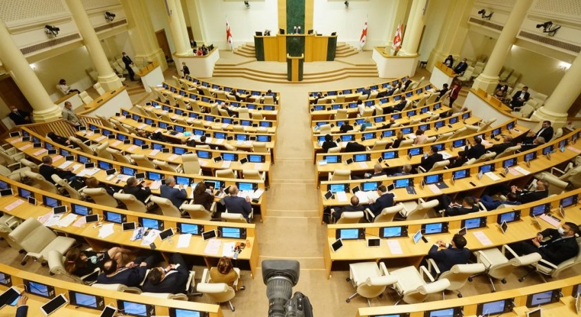 ოპოზიციის წარმომადგენლები „ქოლცენტრებთან” დაკავშირებით დროებით საგამოძიებო კომისიის შექმნას ითხოვენ