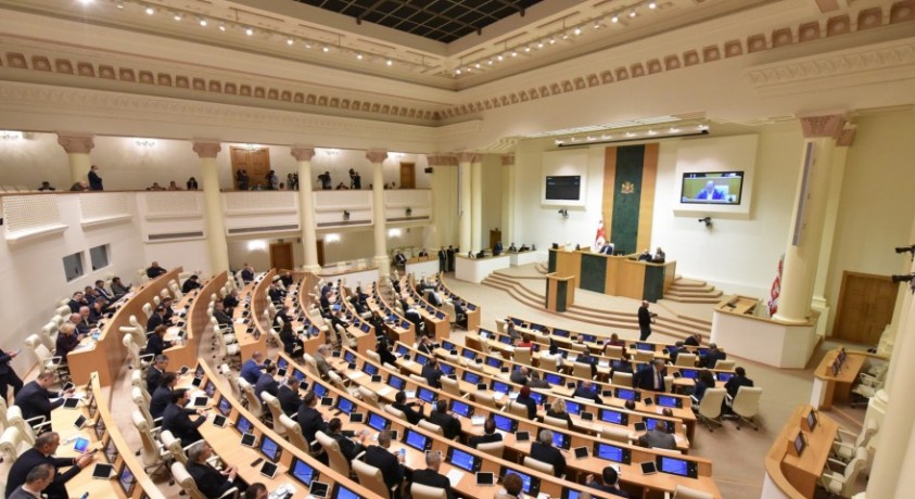 სასამართლოს საქმიანობის შემსწავლელი საგამოძიებო კომისიის შექმნის საკითხზე კენჭისყრა კვლავ გადაიდო