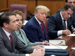 დონალდ ტრამპს საიდუმლო დოკუმენტებთან დაკავშირებით ბრალი წაუყენეს