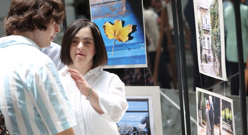 ორბელიანების სასახლეში შეზღუდული შესაძლებლობების მქონე პირთა ნამუშევრების გამოფენა გაიმართა