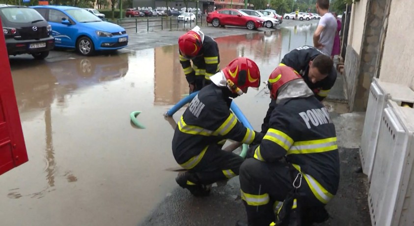 რუმინეთში წვიმის შედეგად ნალექი კვადრატულ მეტრზე 40 ლიტრს აღწევს