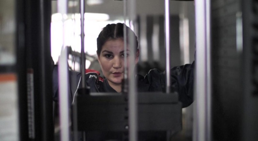 ალბანეთში ერთადერთი ქალი მოკრივე ოლიმპიური თამაშებისთვის ემზადება