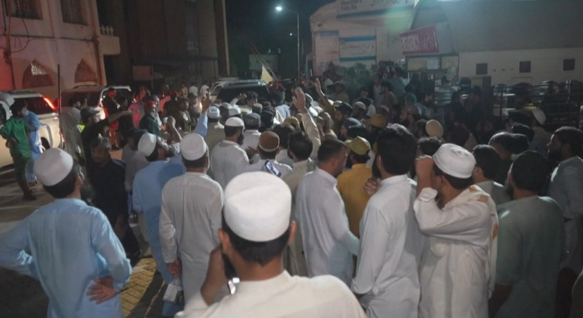 პაკისტანში პოლიტიკურ შეკრებაზე მომხდარ აფეთქებას 44 ადამიანი ემსხვერპლა