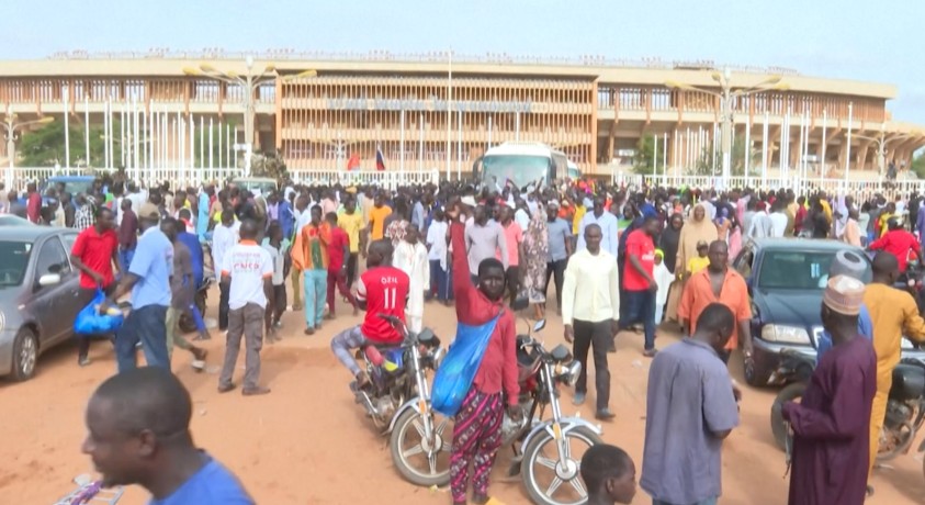 დასავლეთაფრიკული ქვეყნების გაერთიანების მიერ  ნიგერისთვის მიცემული ერთკვირიანი ვადა ამოიწურა