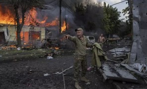 რუსების სარაკეტო თავდასხმას სავაჭრო ცენტრზე 17 ადამიანის სიცოცხლე ემსხვერპლა